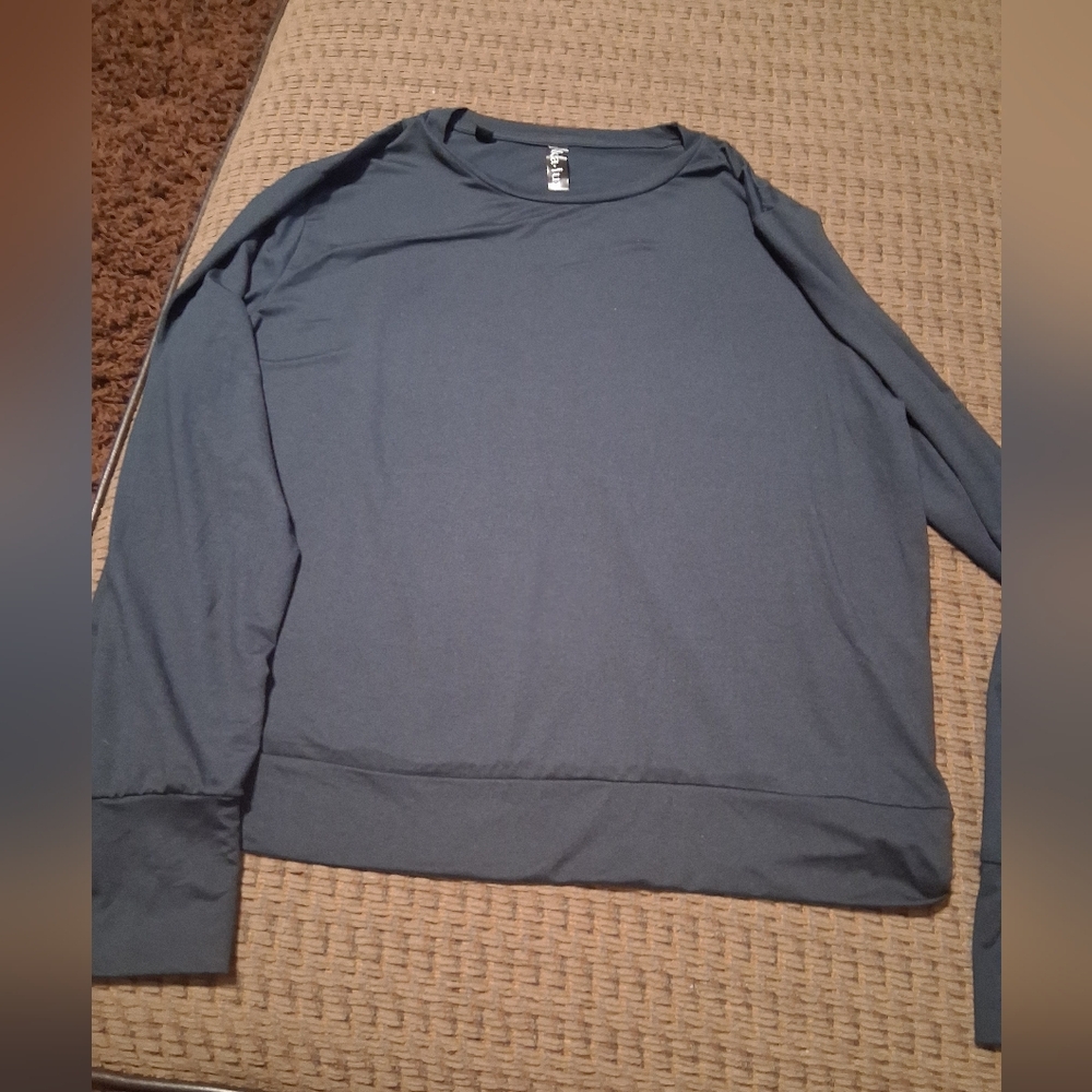 Lukka Lux Black Crew Neck Long Sleeve Shirt Size Large 19 1/2" W x 21 1/2" L